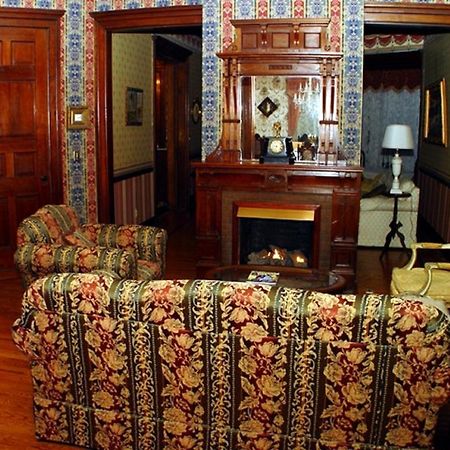 Herrold On Hill Bed And Breakfast Wabash Экстерьер фото