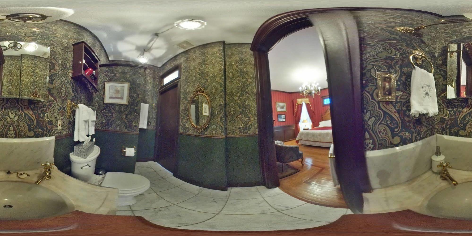 Herrold On Hill Bed And Breakfast Wabash Экстерьер фото