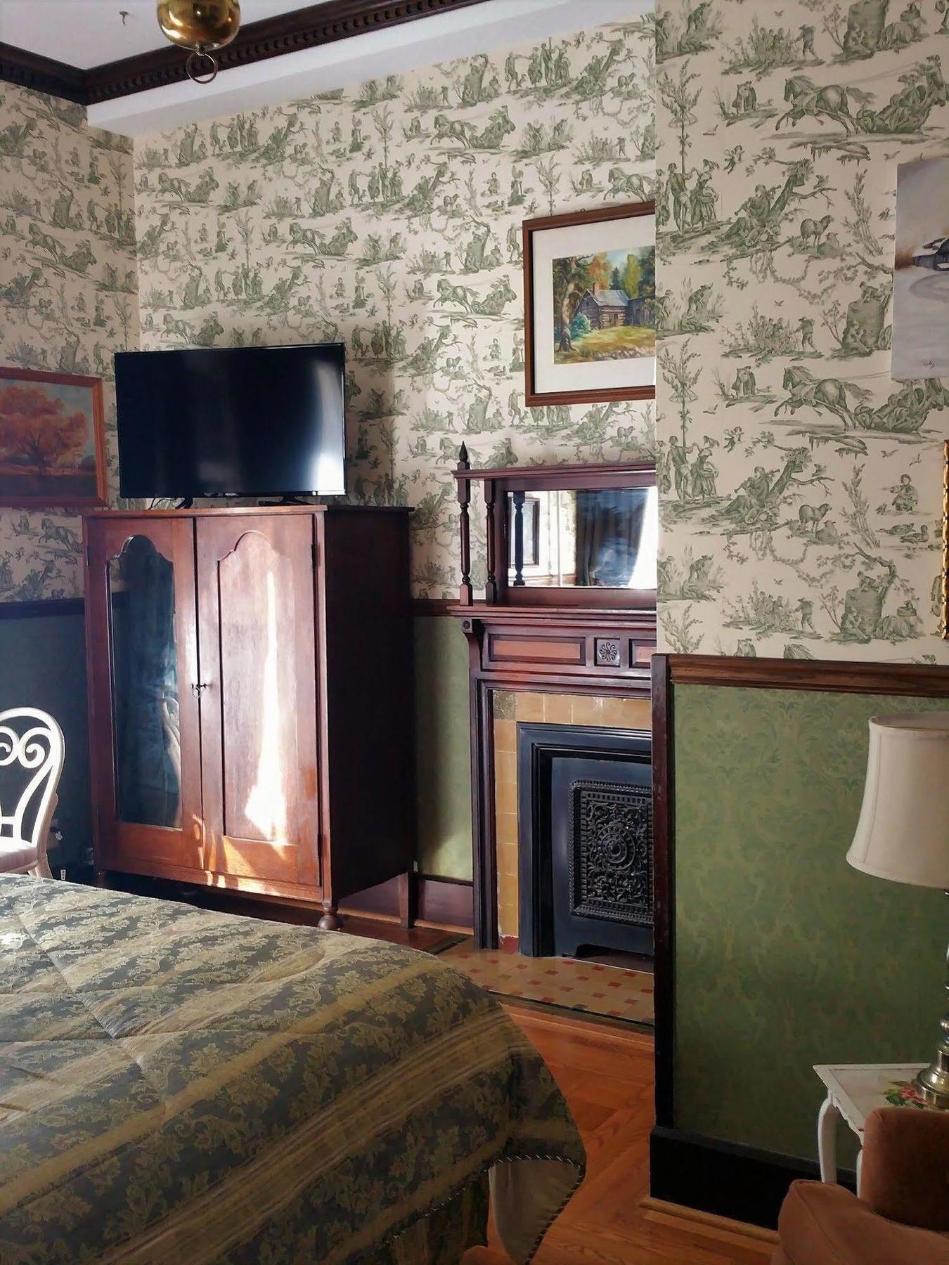 Herrold On Hill Bed And Breakfast Wabash Экстерьер фото